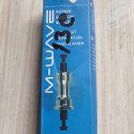 M-wave merkkinen pyörän keskiöpatruuna pahvisessa alkuperäispakkauksessaan.